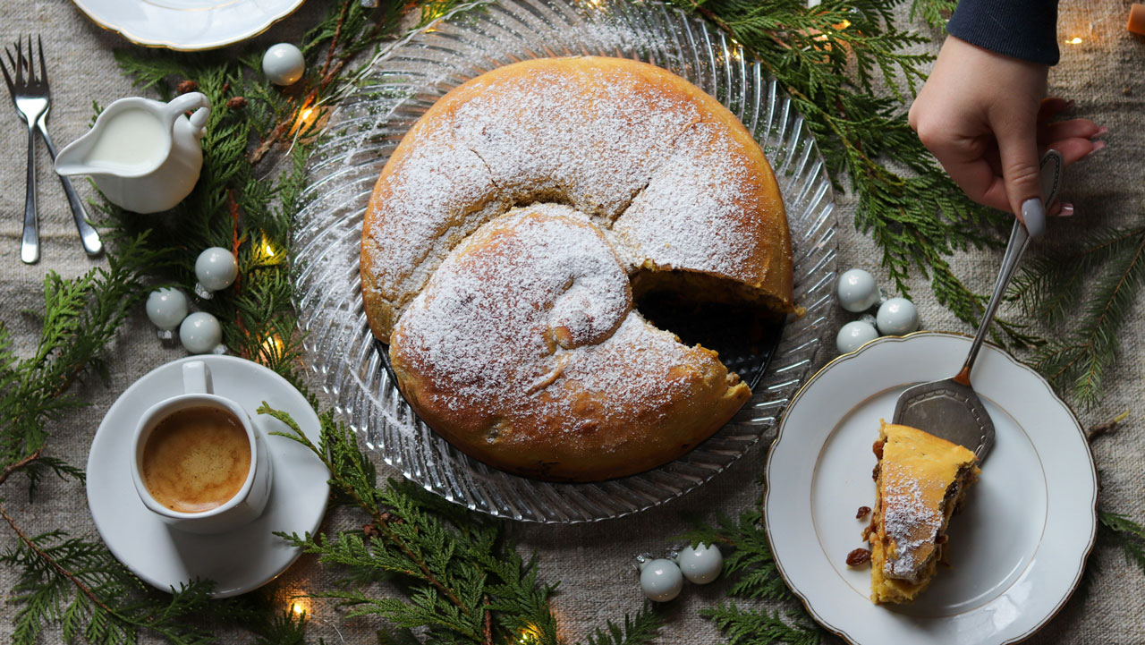 Gubana mit einer Tasse Espresso